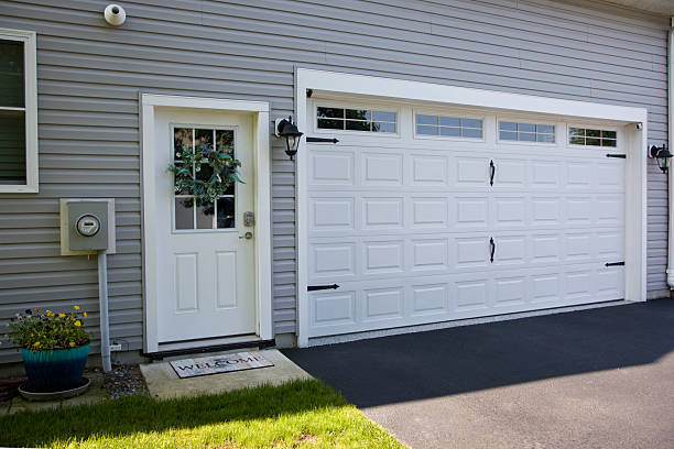 24/7 Emergency Garage Door Panel Replacement experts in Franklin, KY